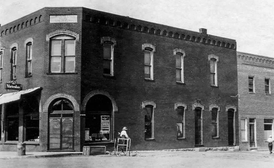 Zurcher Building | DowntownMarceline.org